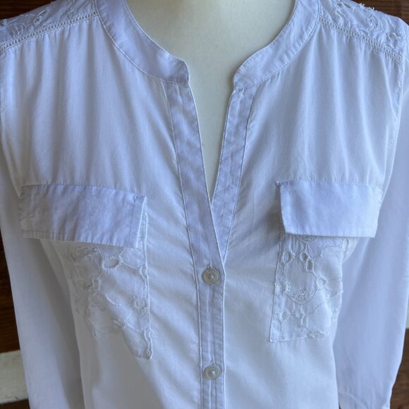 CHICO’S White Eyelet, Sequin Top, Buttons, Pocket, Summer Blouse Sz 0 (US 4) - Picture 7 of 14